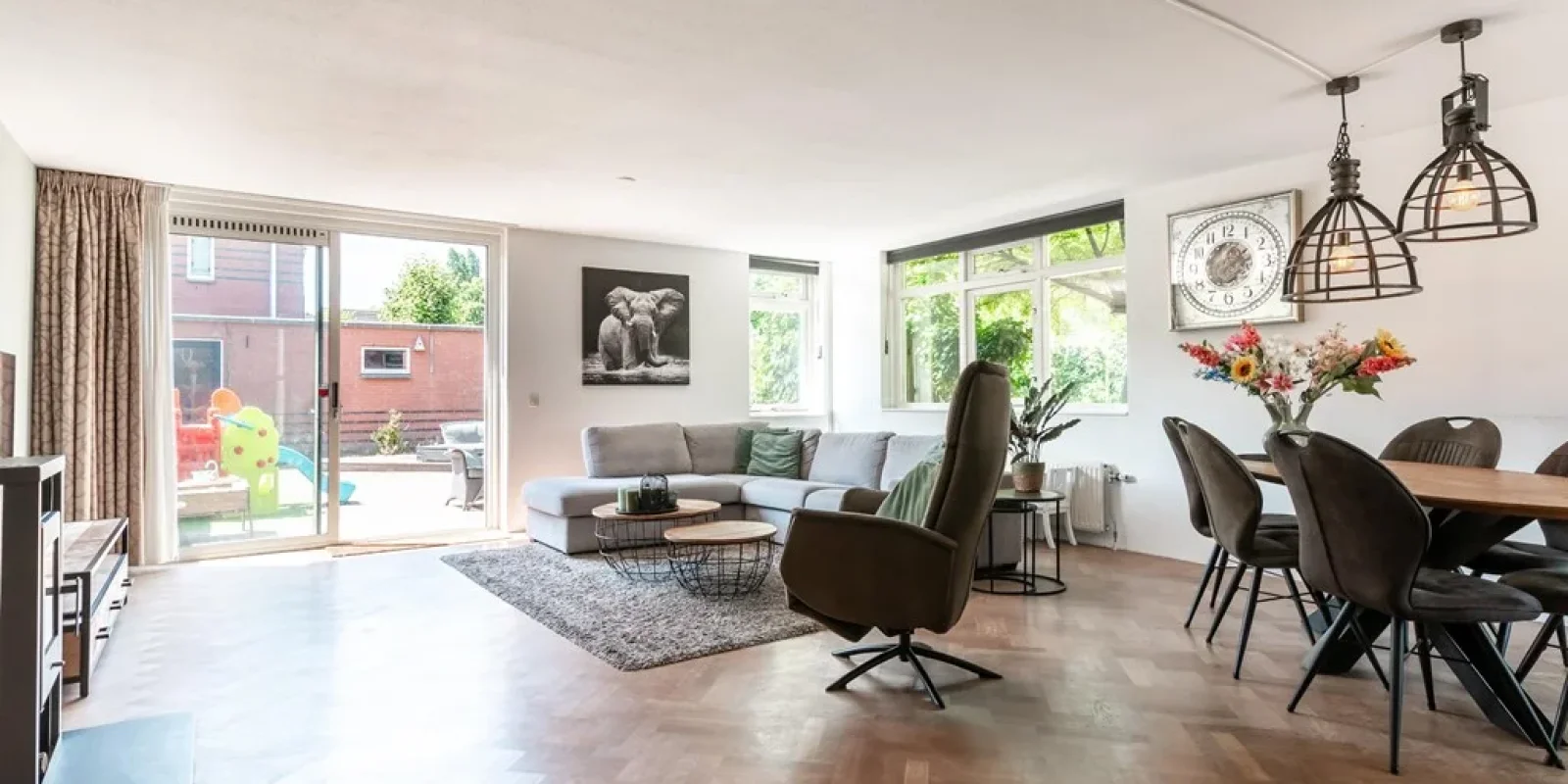 Abrikozenhof 27, Almere