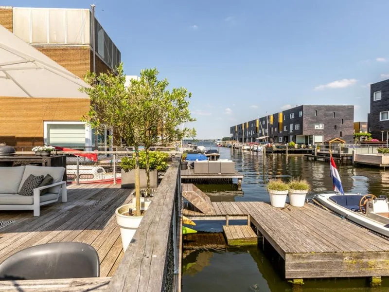 Giek 16, Almere
