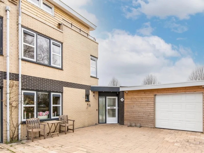 Jaap ter Haarstraat 2, Almere