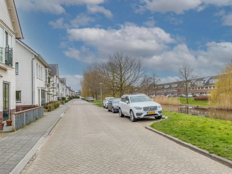 Jaap ter Haarstraat 37, Almere