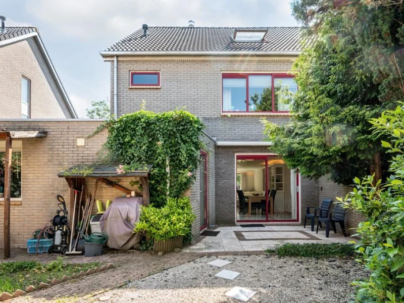 Jacques Brelweg 11, Almere