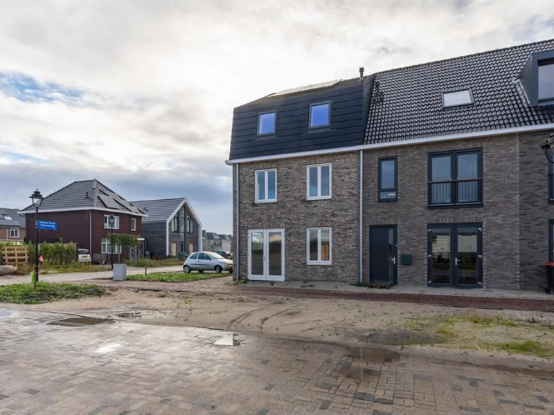 Joh. Van Der Waalsweg 5, Almere