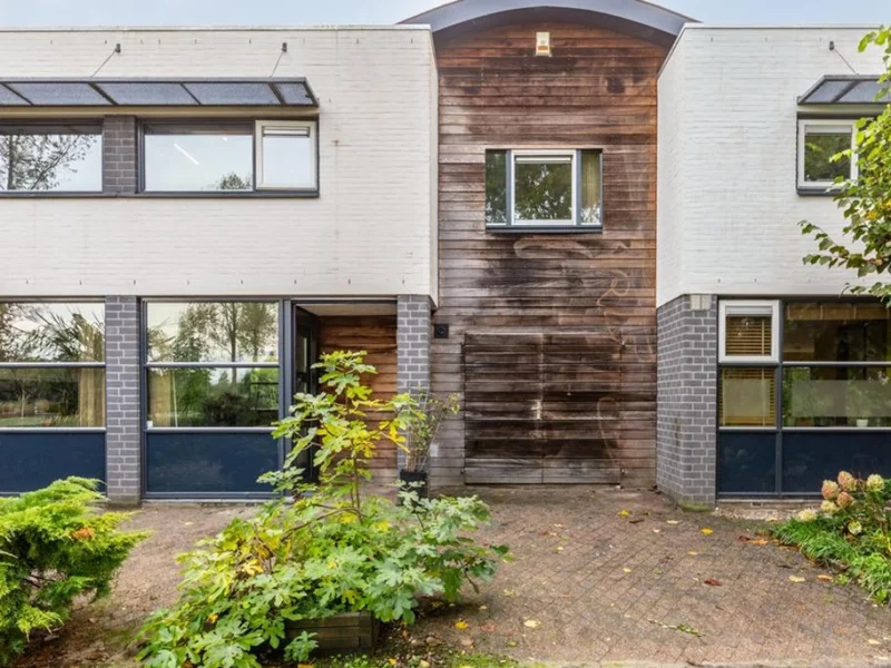 Libelleplantsoen 8, Almere