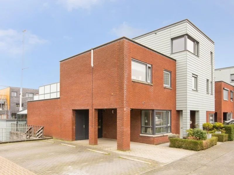 Plecht 15, Almere