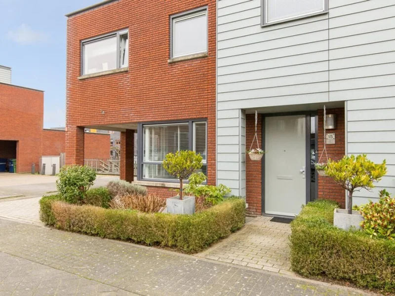 Plecht 15, Almere