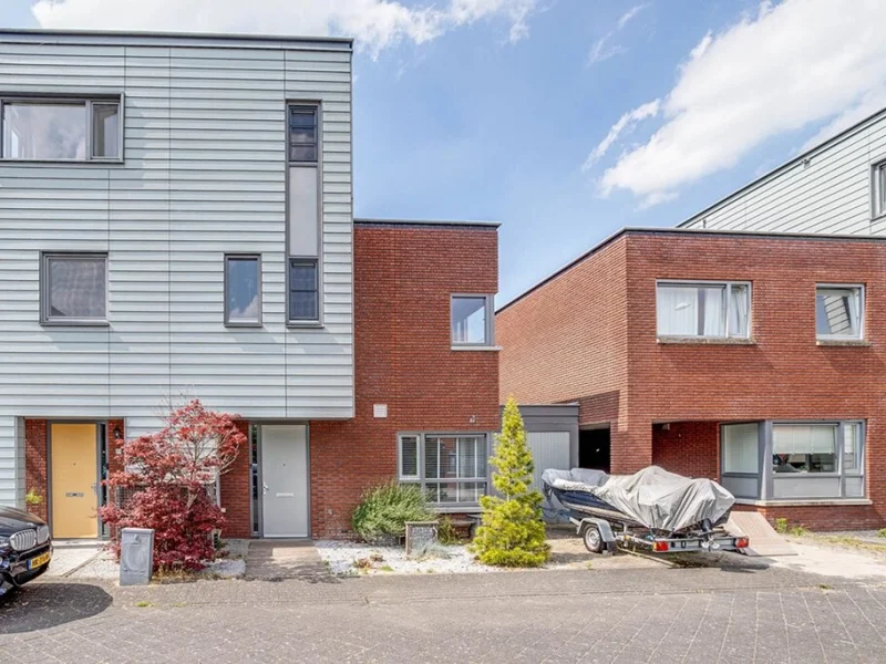 Plecht 25, Almere