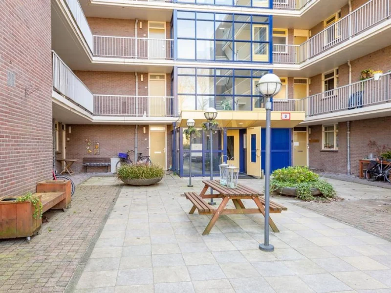 Terpmeent 66, Almere