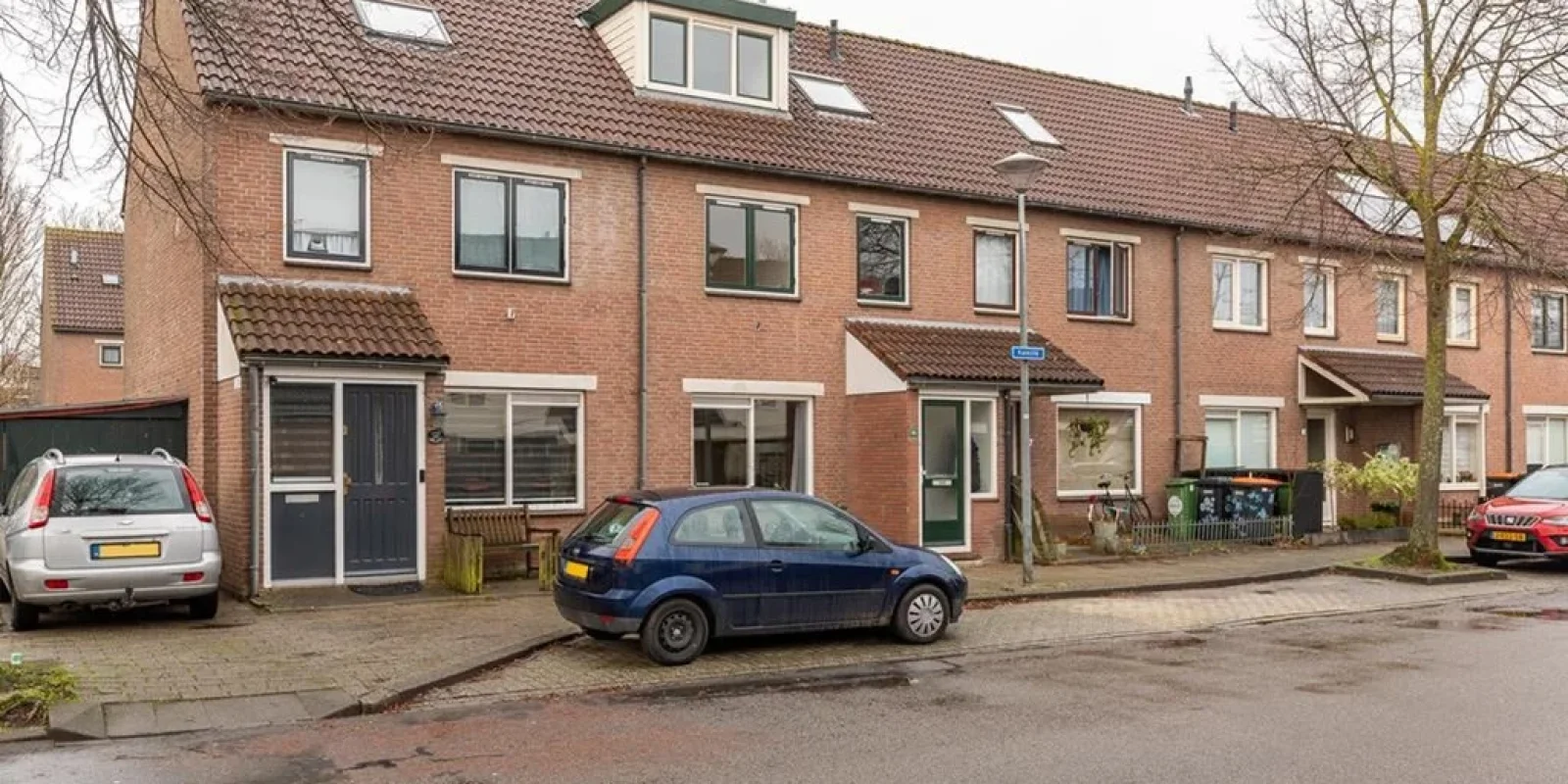 Kamille 16, Zwaag